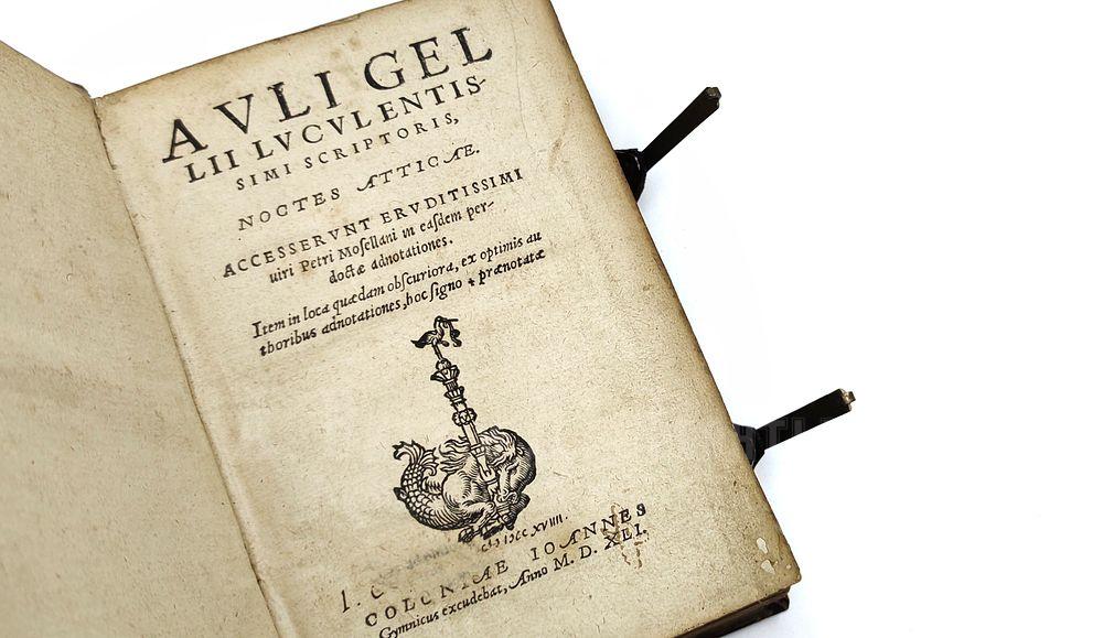 Авл Геллий. Аттические ночи с аннотациями